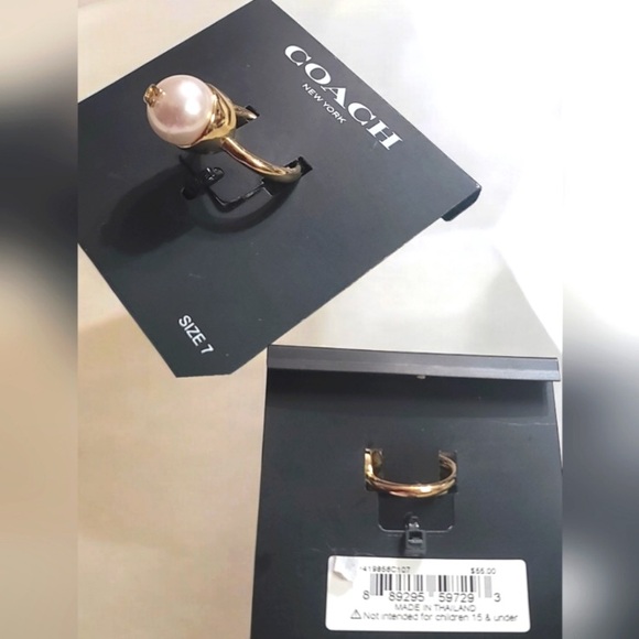 Coach New York Pearl Ring with  Signature C Logo Gold  size 7 NWT - Picture 4 of 5